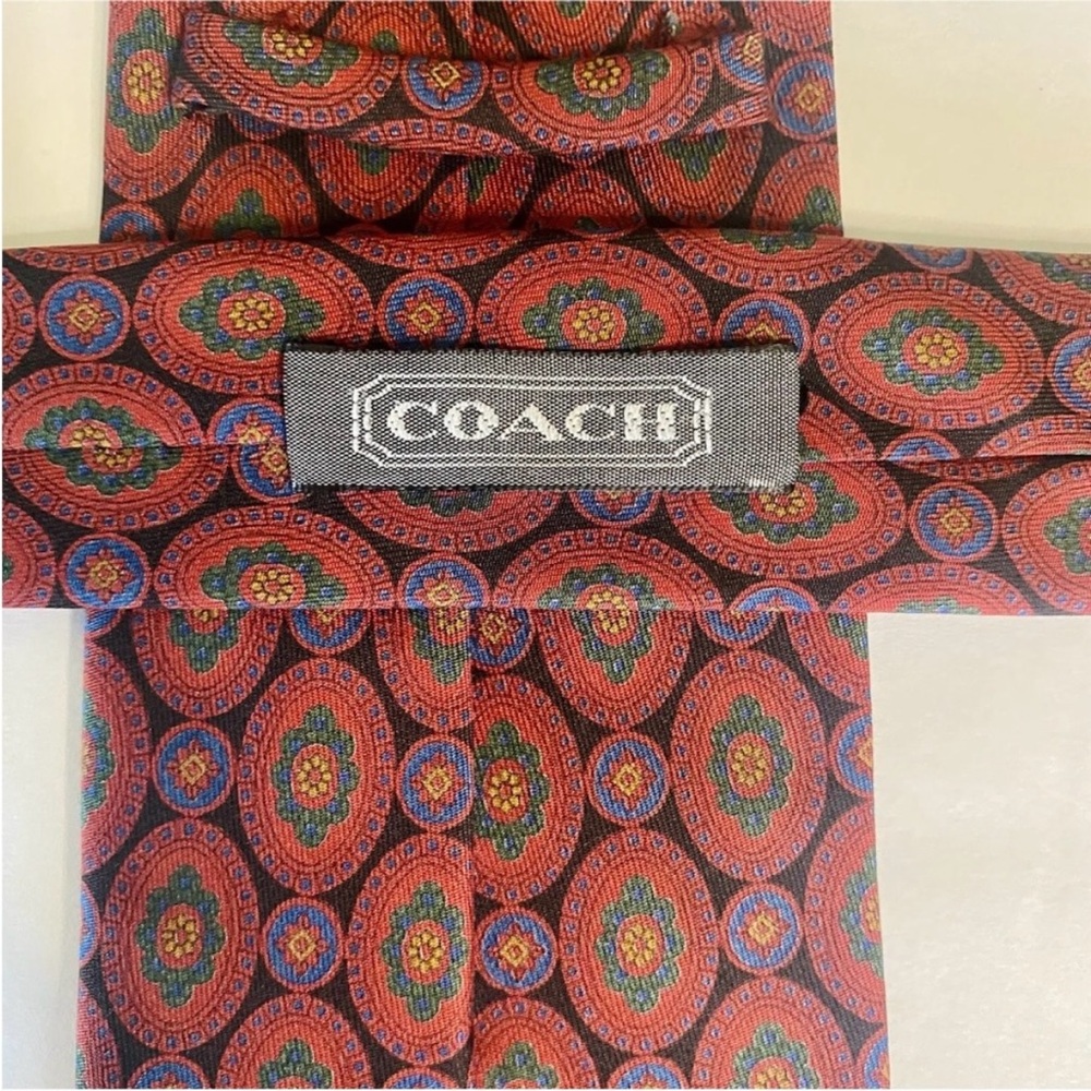 Vintage COACH Art Deco Patterned Geometric Red & Green Classic Silk Tie, 3.5” - Picture 6 of 6